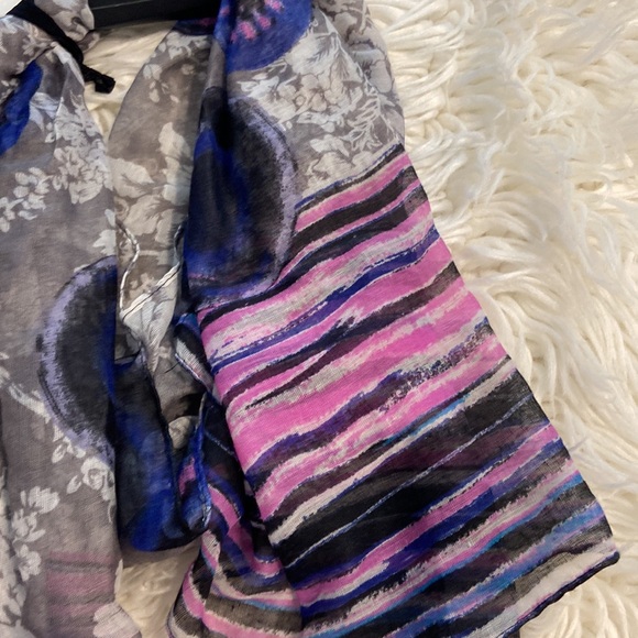Women”s Scarf brand new color purple and gray see all photos - Picture 3 of 8